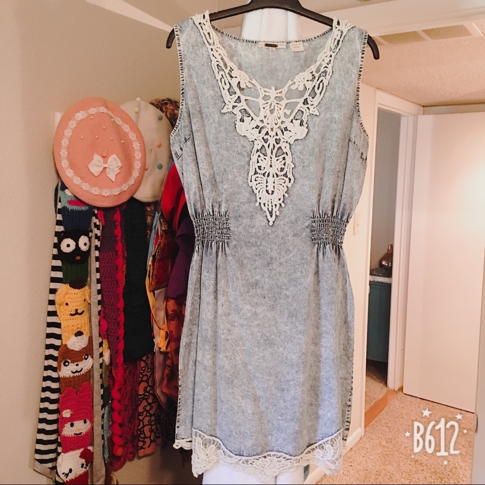 Miss Me Denim - look Dress w/ Crochet Lace Detail